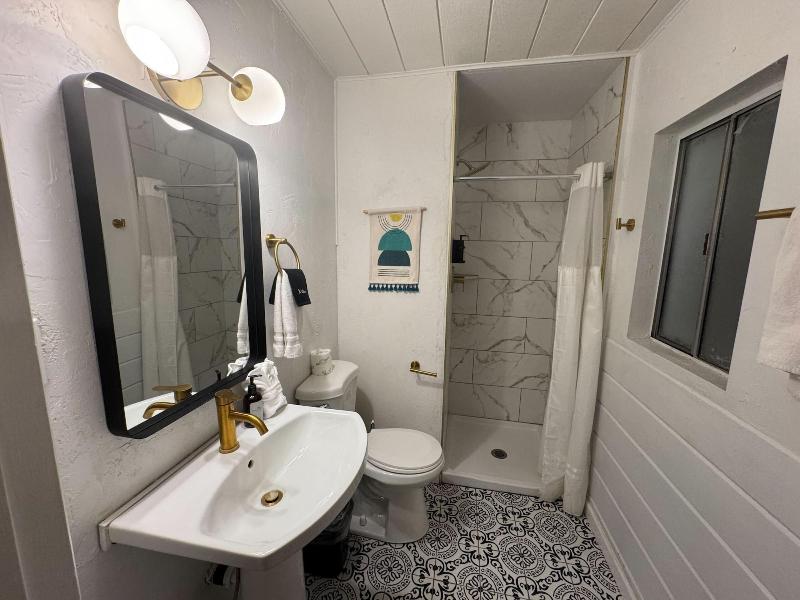 Three Pines Cabins Lodge image