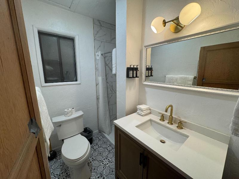 Three Pines Cabins Lodge image