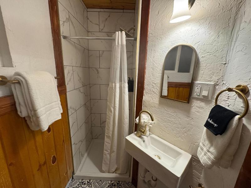 Three Pines Cabins Lodge image
