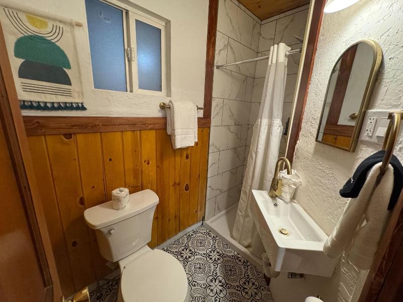 Three Pines Cabins Lodge image