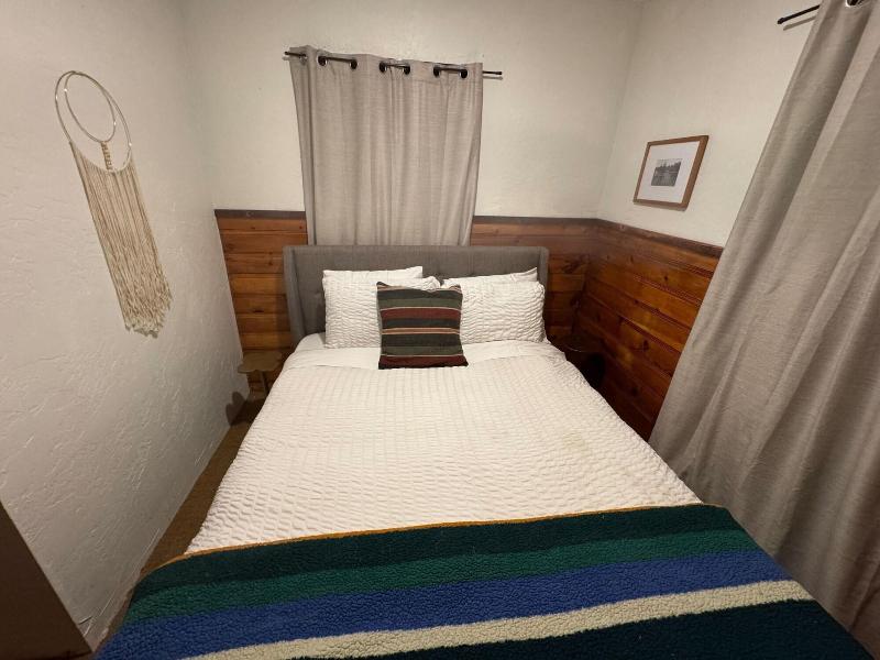Three Pines Cabins Lodge image