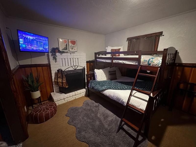 Three Pines Cabins Lodge image
