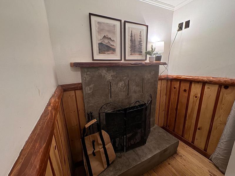 Three Pines Cabins Lodge image