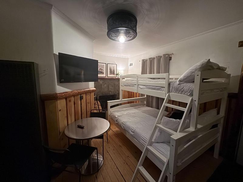 Three Pines Cabins Lodge image