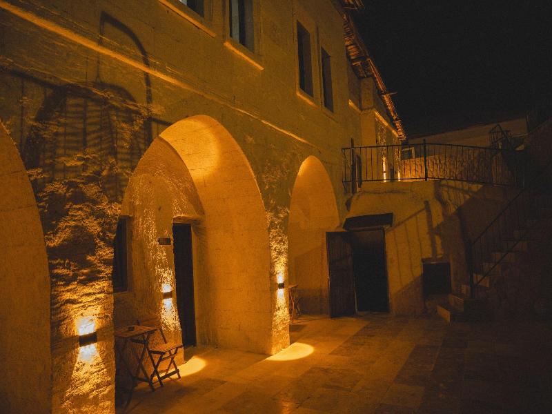 Daphne Cave Hotel