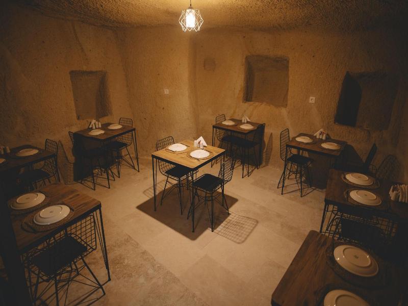 Daphne Cave Hotel