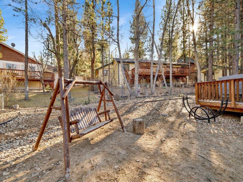 Little Cubs Cabin #1986 image