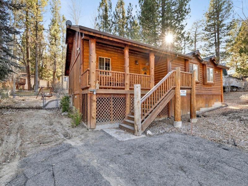 Little Cubs Cabin #1986 image