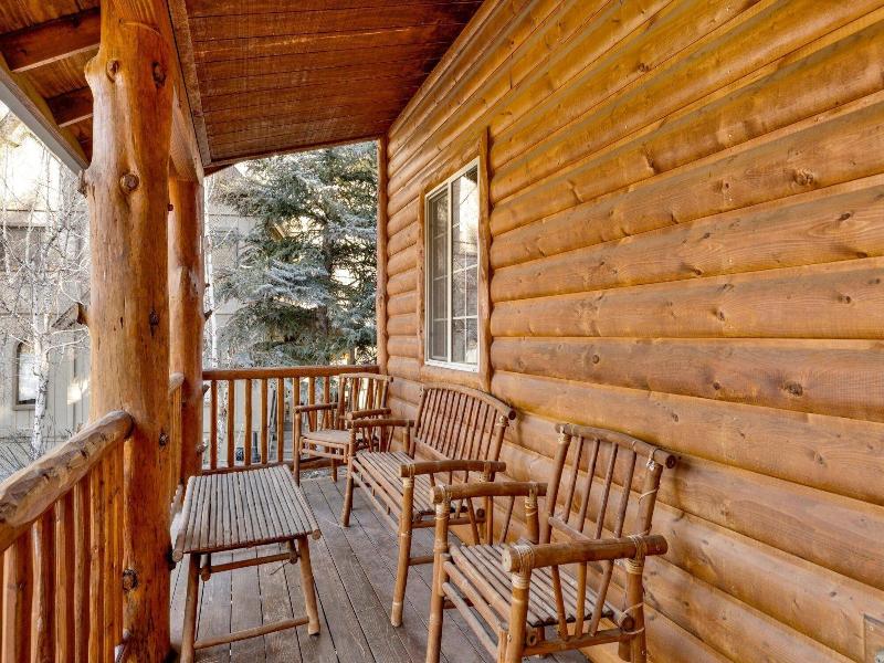 Little Cubs Cabin #1986 image