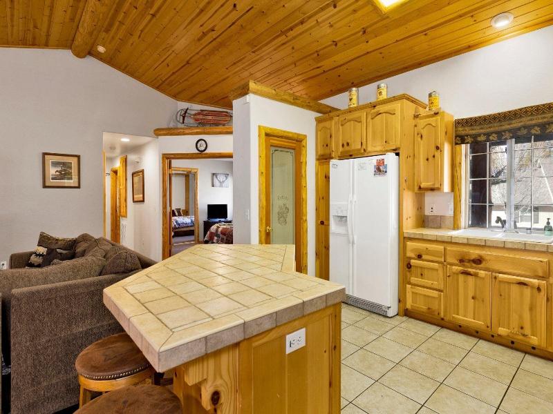 Little Cubs Cabin #1986 image
