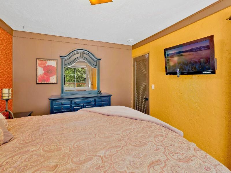 Club View Pines #2105 image