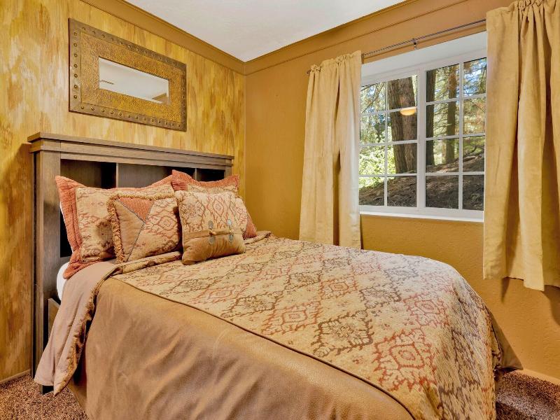 Club View Pines #2105 image