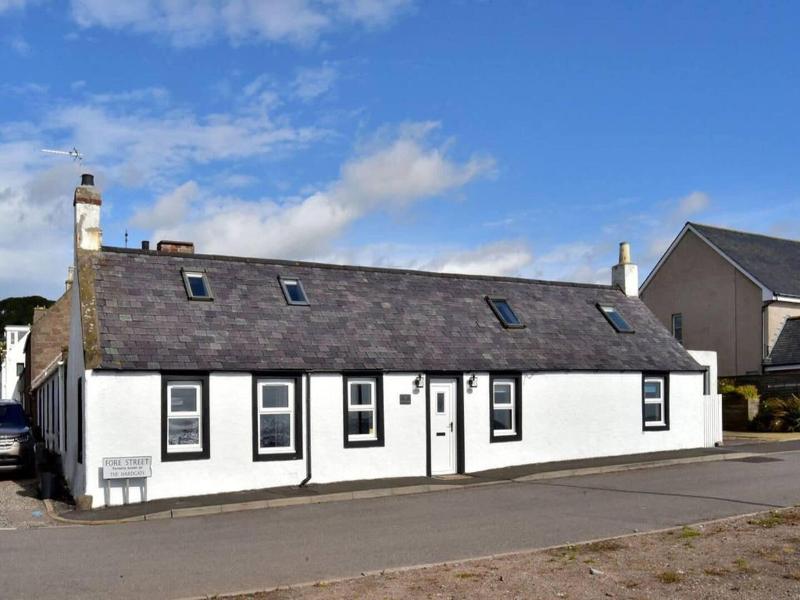 2bed Cottage Johnshaven - Family Friendy image