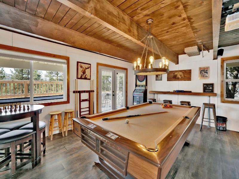 Big Bear Gambrel #2066 image