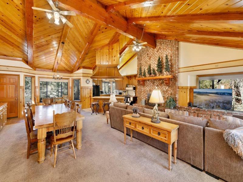 Bearfoot Lodge #2030 image