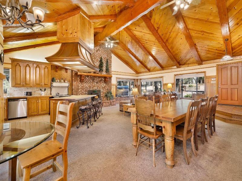 Bearfoot Lodge #2030 image