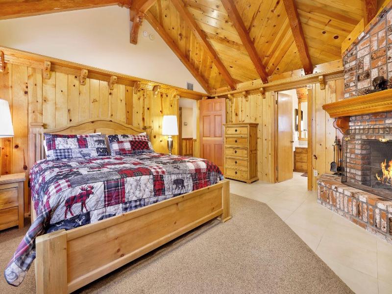 Bearfoot Lodge #2030 image