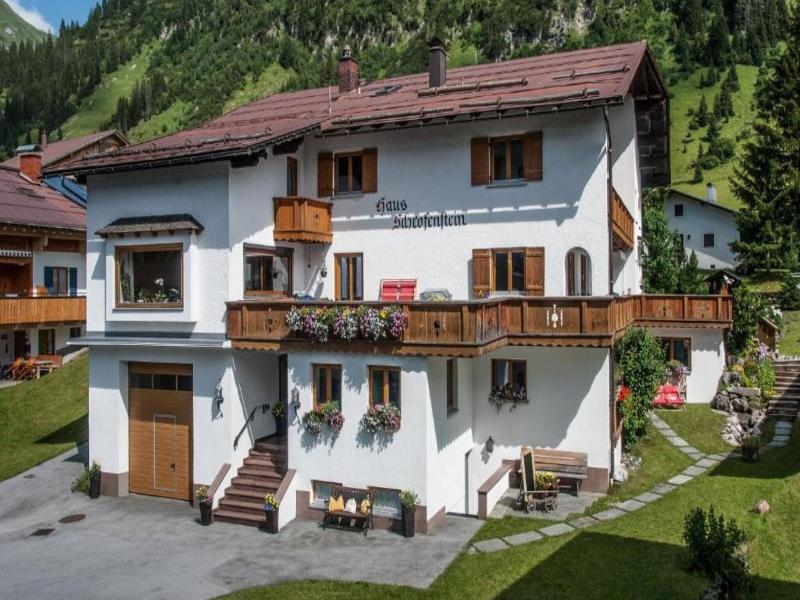 Haus Schrofenstein image