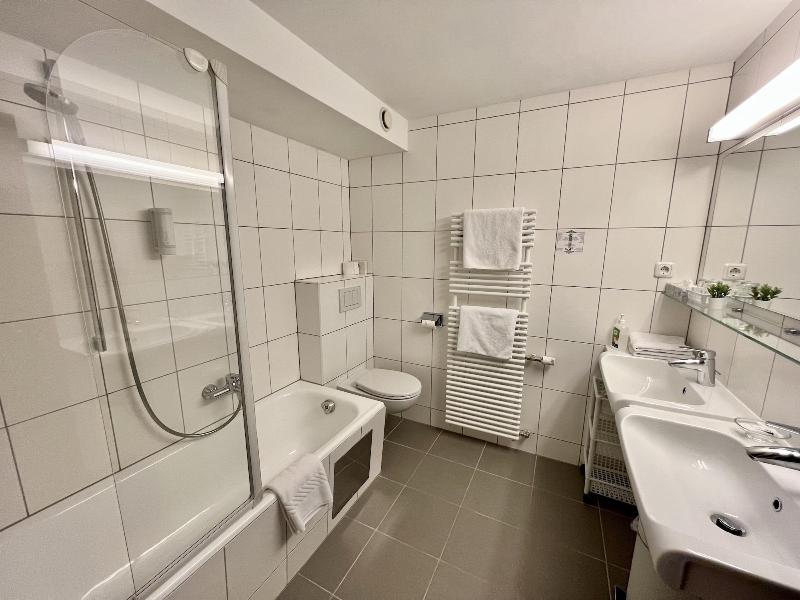 Haus Schrofenstein image
