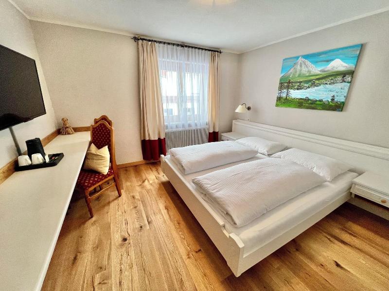 Haus Schrofenstein image