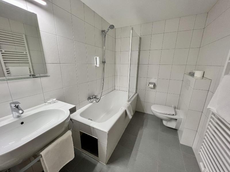Haus Schrofenstein image