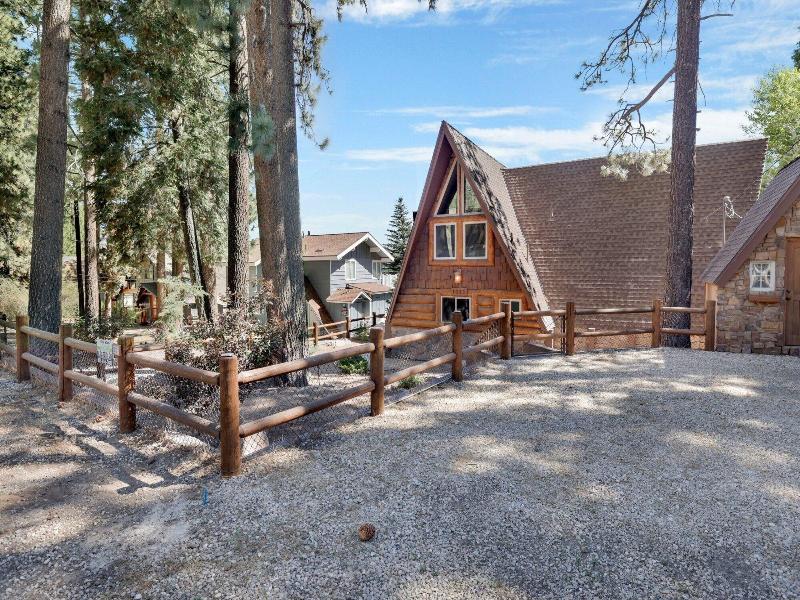 Big Bear Den #2152 image