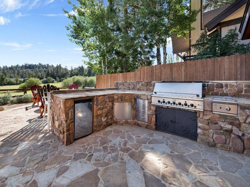 Big Bear Den #2152 image