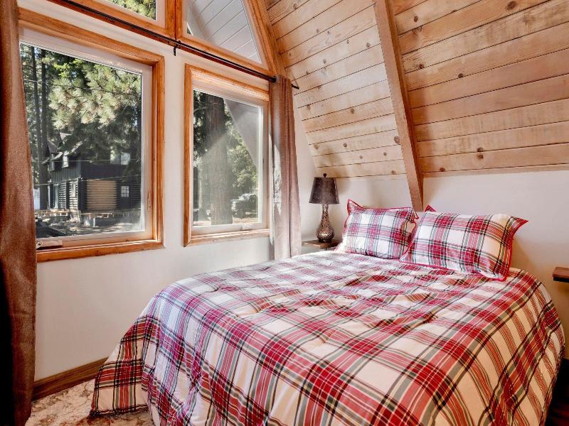 Big Bear Den #2152 image
