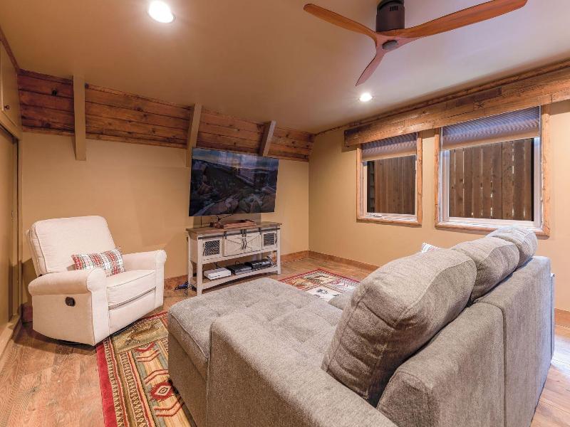 Big Bear Den #2152 image