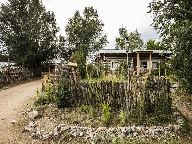Taos Goji Farm & Eco-lodge Retreat