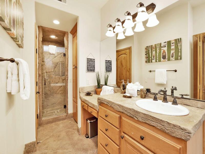 The Spa At Winterset #2282 image
