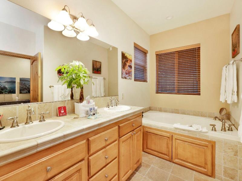 The Spa At Winterset #2282 image