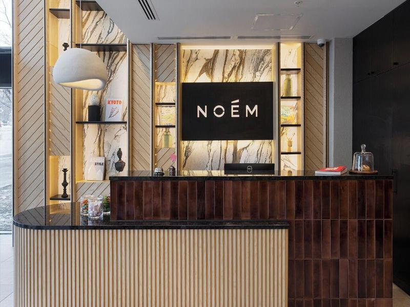 Noã©m Hotel