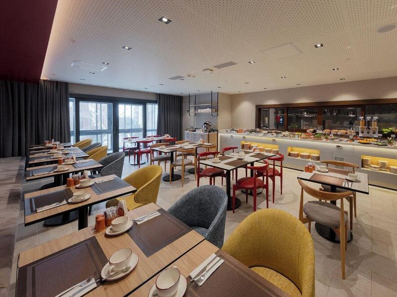 Noã©m Hotel