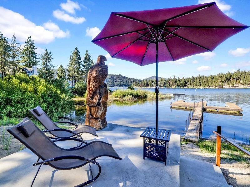 Cove Lakefront Chalet #2098 image