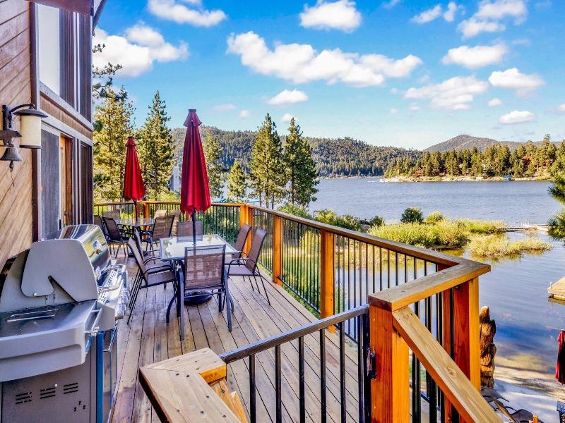 Cove Lakefront Chalet #2098 image