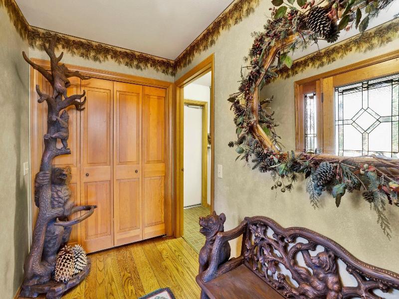 Cove Lakefront Chalet #2098 image