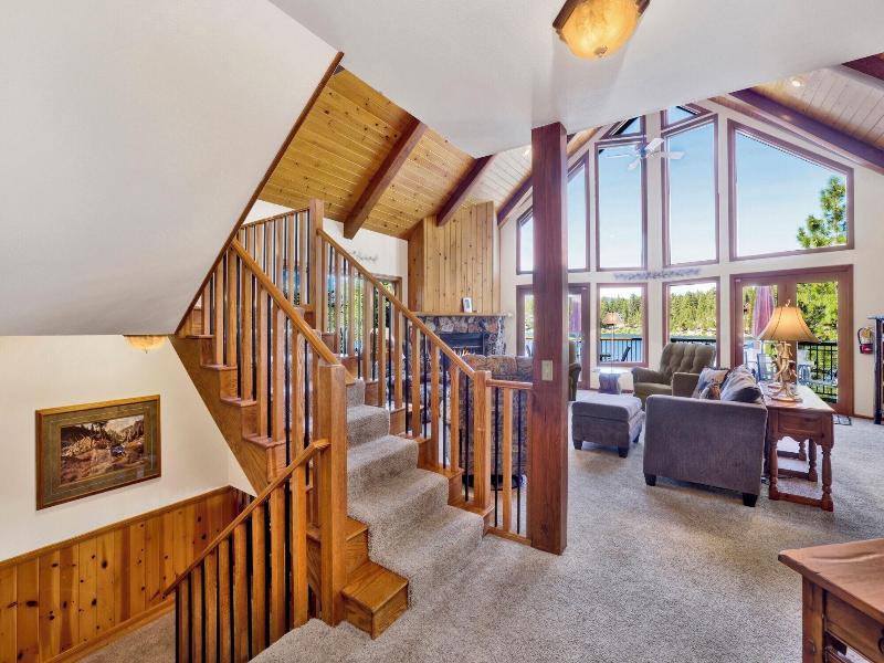 Cove Lakefront Chalet #2098 image