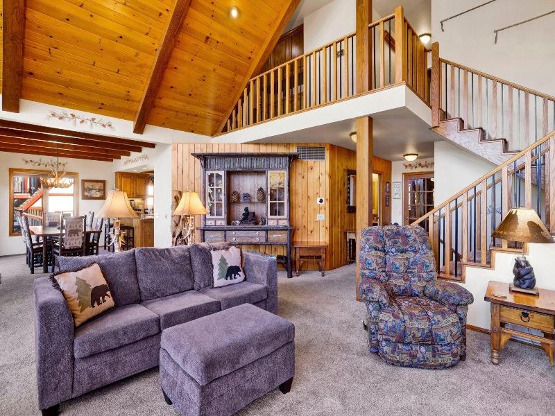 Cove Lakefront Chalet #2098 image