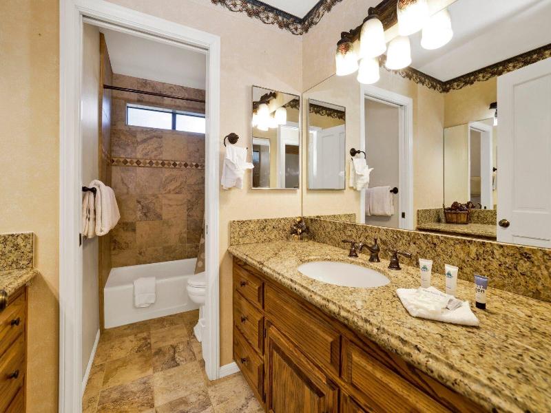 Cove Lakefront Chalet #2098 image