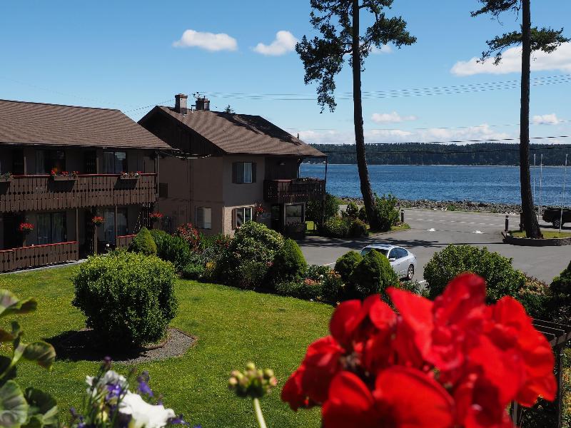 Ramada by Wyndham Campbell River image
