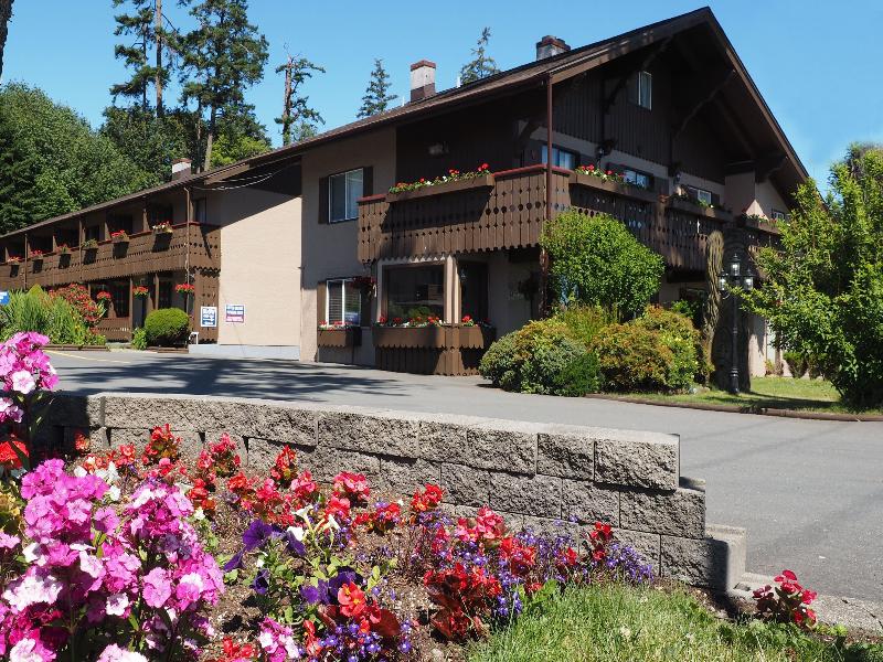 Ramada by Wyndham Campbell River image
