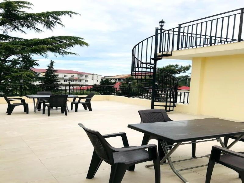 Hotel Gurya image