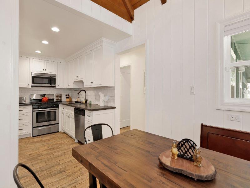 Twin Pines Lodge #2458 image