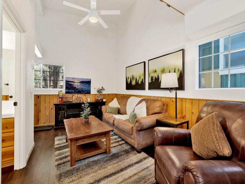 Twin Pines Lodge #2458 image