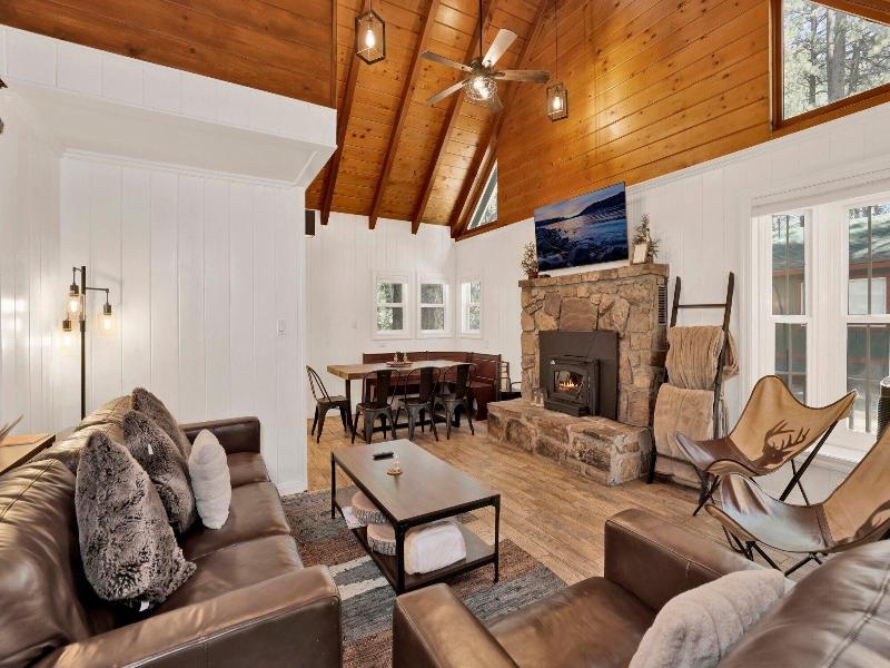 Twin Pines Lodge #2458 image