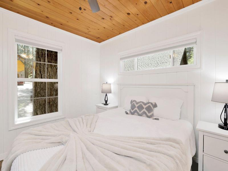 Twin Pines Lodge #2458 image