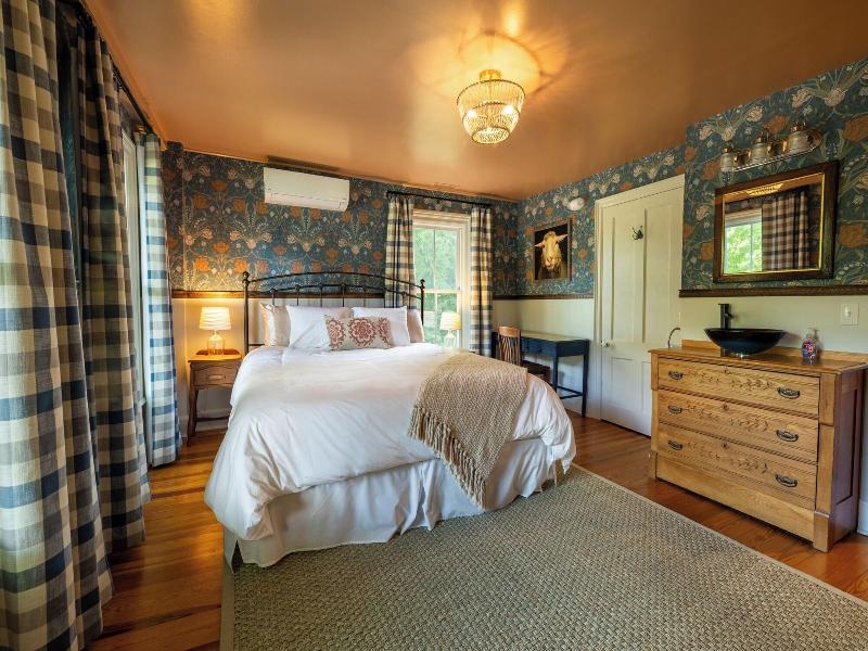 Wilder House Berkshires image