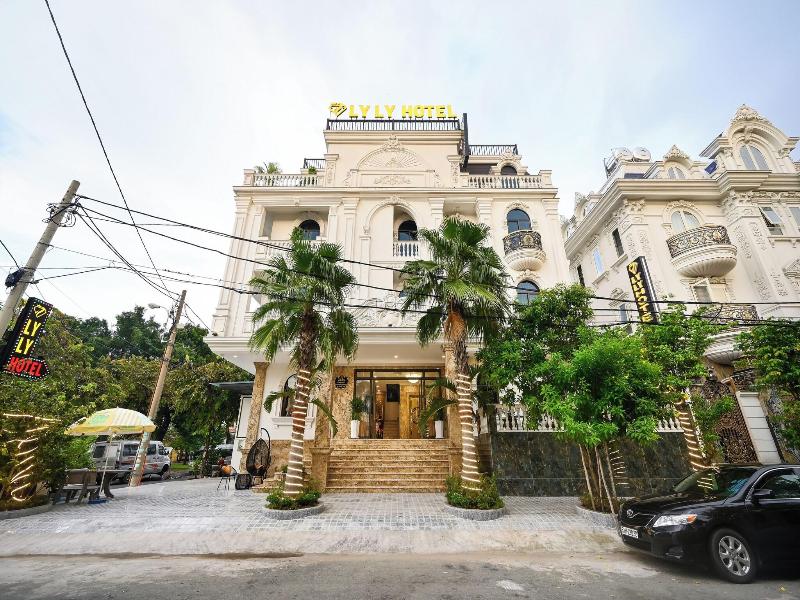 Ly Ly Hotel 2 image
