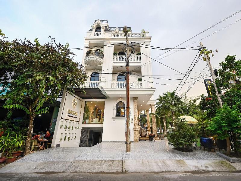 Ly Ly Hotel 2 image